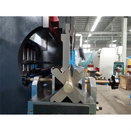 Hoge nauwkeurigheid hydraulische buigmachine, CNC 3 + 1 aspersrem met DA52S-systeem voor het vormen van koolstof en roestvrij staal