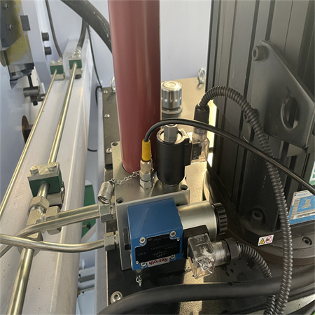 Semi-automatische hydraulische roestvrijstalen uitlaat koperen roestvrijstalen vierkante buis buisbuiger pijpbuigmachine
