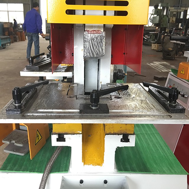 110 ton metalen plaat pers hoek snijden hydraulische ijzerbewerker Machine