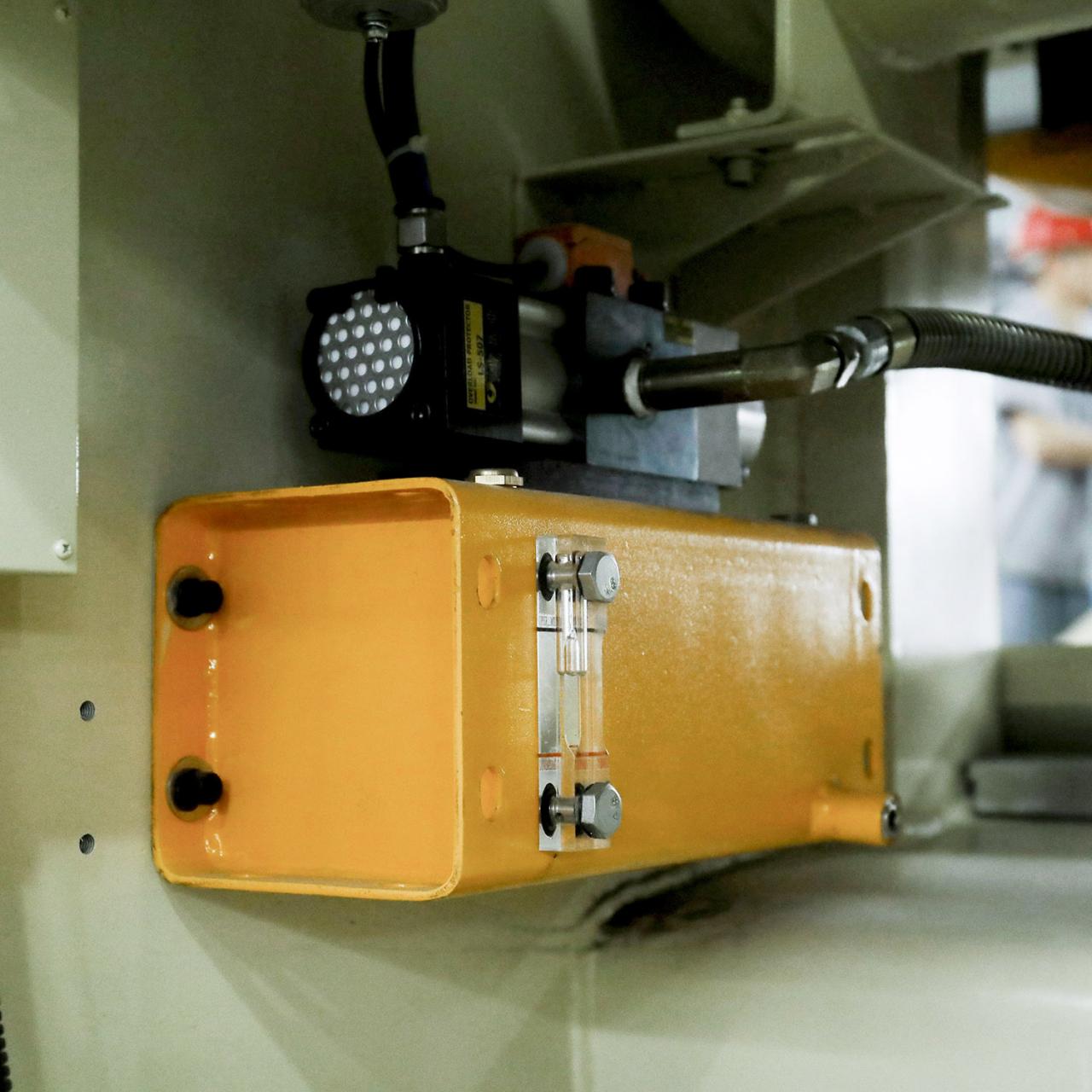 80 Ton Cnc Ponsmachine Prijs C Frame Power Press Kleine Hydraulische Persmachine