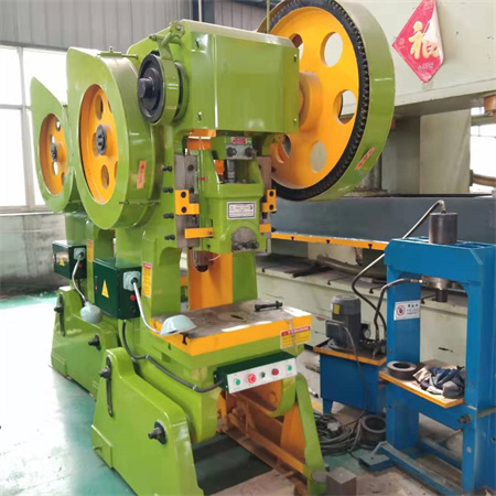 32 Werkstation CNC Servo Turret Punch Press / CNC-ponsmachine