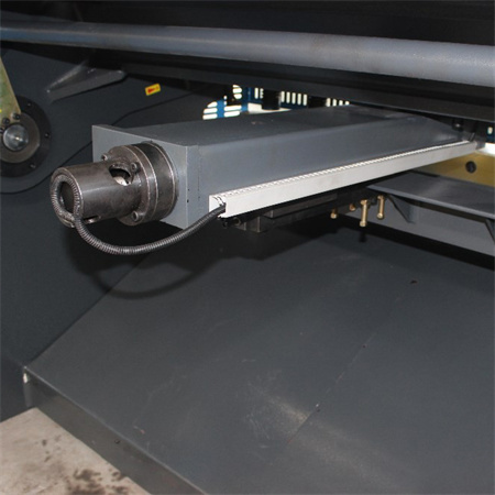 Accurl CNC 6 * 2500 mm hydraulische guillotine-metaalsnijmachine / stalen plaatschaar