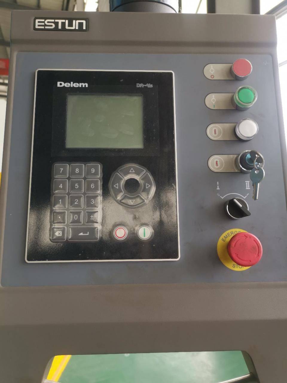 Hydraulische RVS Wc67y/k-300/6000 Mold Crowning Press Brake