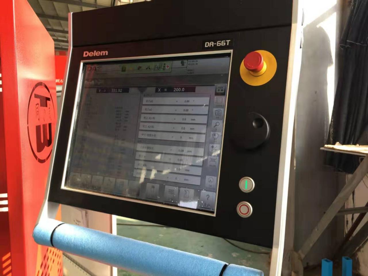 Hydraulische RVS Wc67y/k-300/6000 Mold Crowning Press Brake